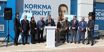 Ekmen, Mersin’de DEVA Partisi’nin büyükşehir ve ilçe belediye başkan adaylarını kamuoyuna tanıttı